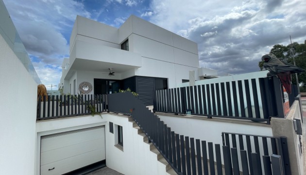 Villa - Reventa - Dolores - ZONA NUEVA