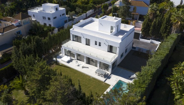 Villa - Wiederverkauf - Marbella - Nueva Andalucía