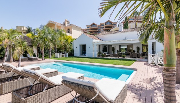 Villa - Wiederverkauf - Marbella - Nueva Andalucía