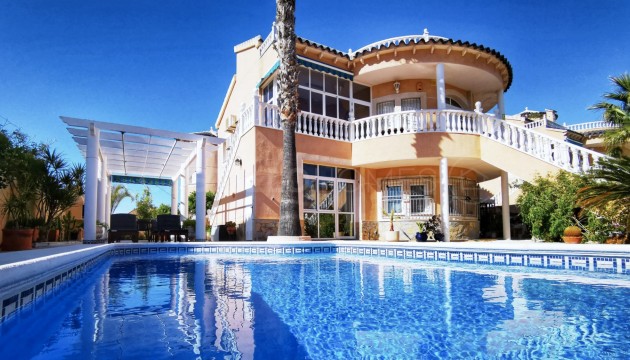 Villa - Wiederverkauf - Orihuela Costa - Los Altos
