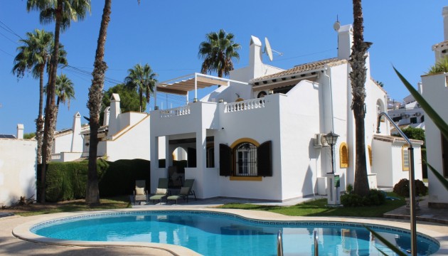 Villa - Wiederverkauf - Orihuela Costa - Villamartín