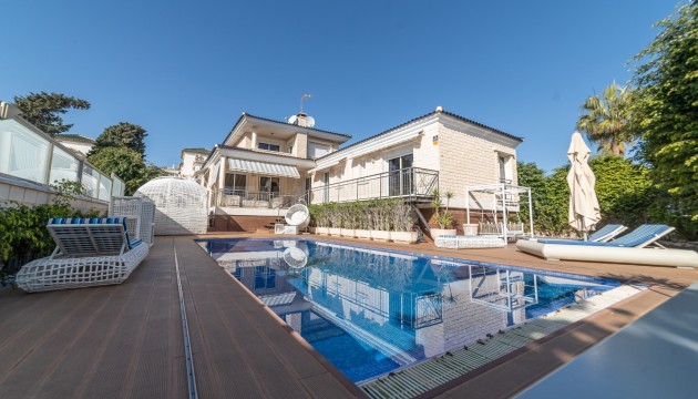 Villa - Wiederverkauf - Torrevieja - La Mata
