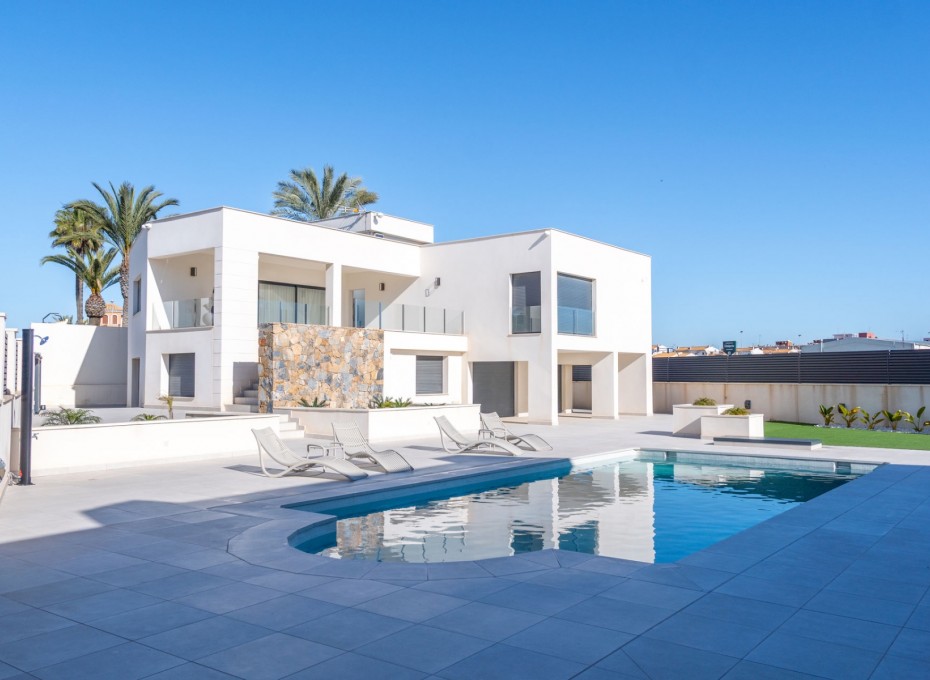 Wiederverkauf - 3. Detached house -
Torrevieja - Costa Blanca South