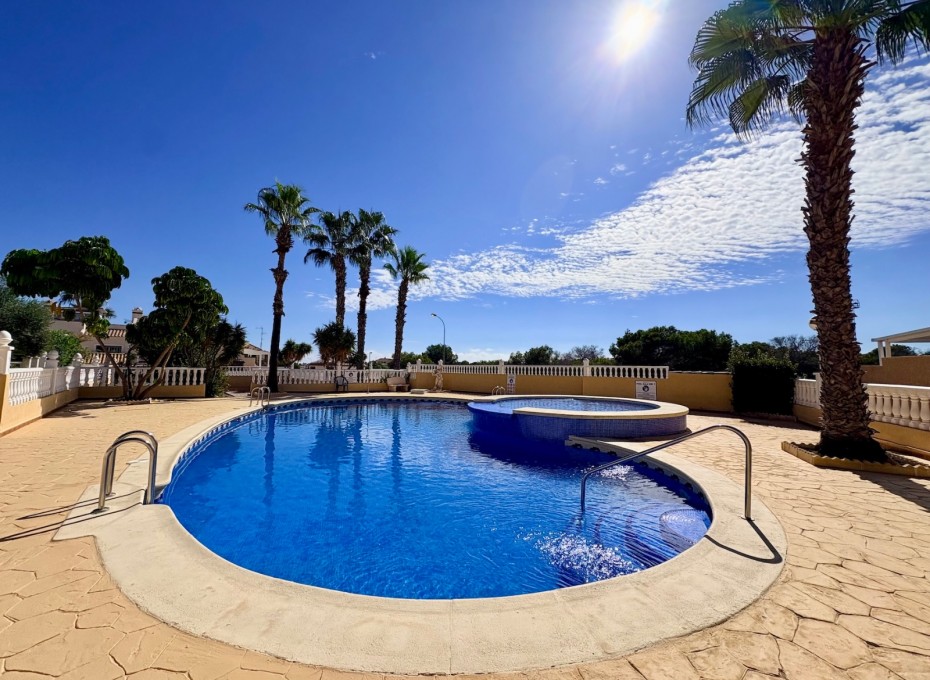 Wiederverkauf - Adosado -
Orihuela Costa - Playa Flamenca