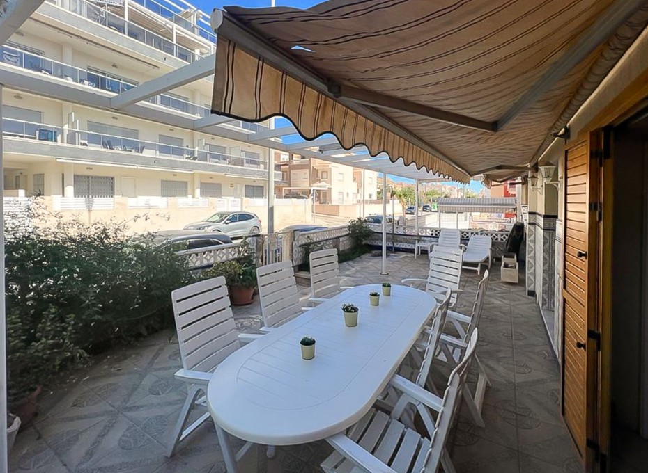 Wiederverkauf - Adosado -
Santa Pola