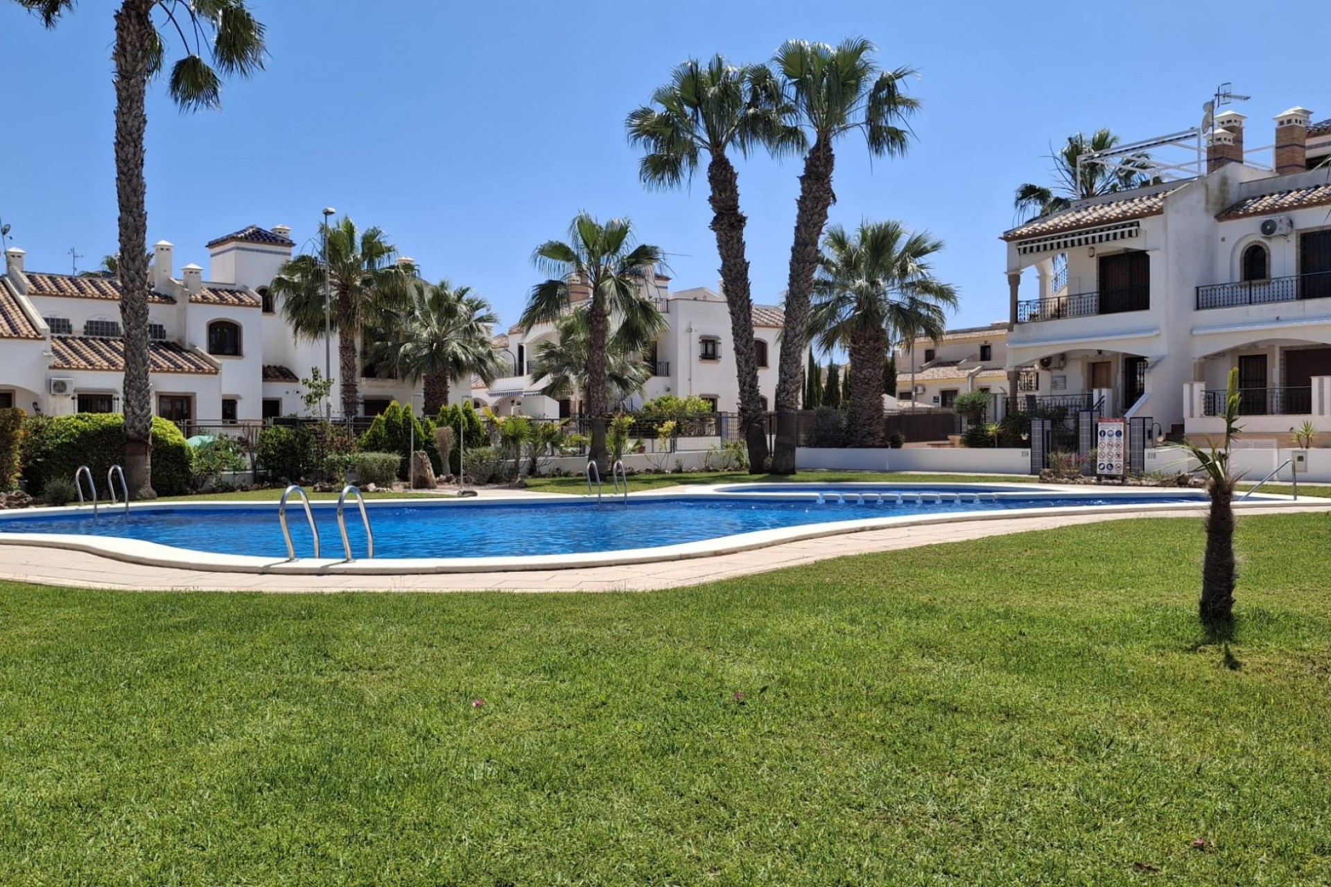 Wiederverkauf - Apartament / Duplex -
Orihuela Costa - Villamartín