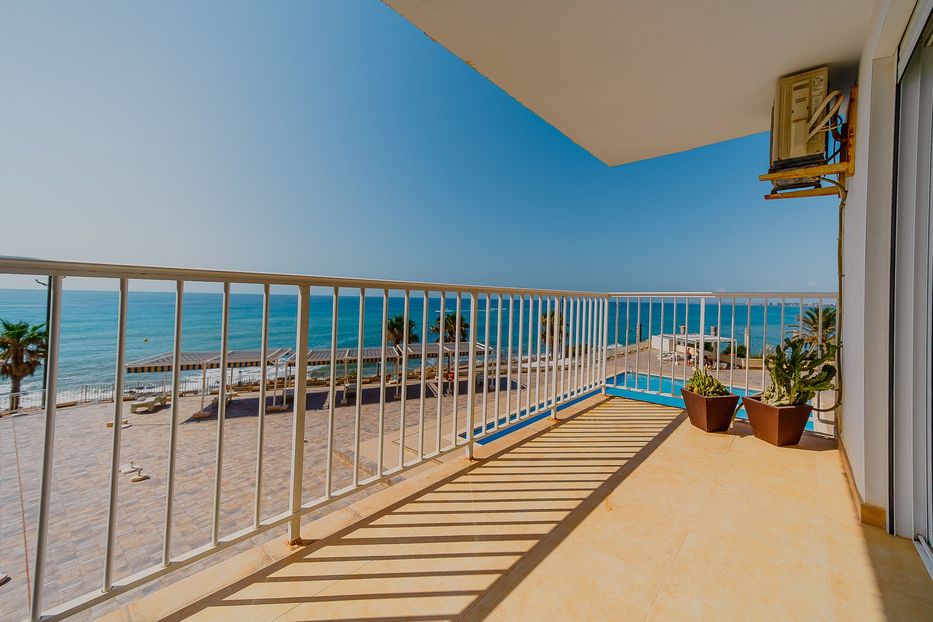 Wiederverkauf - Apartamento -
Torrevieja - Playa del cura