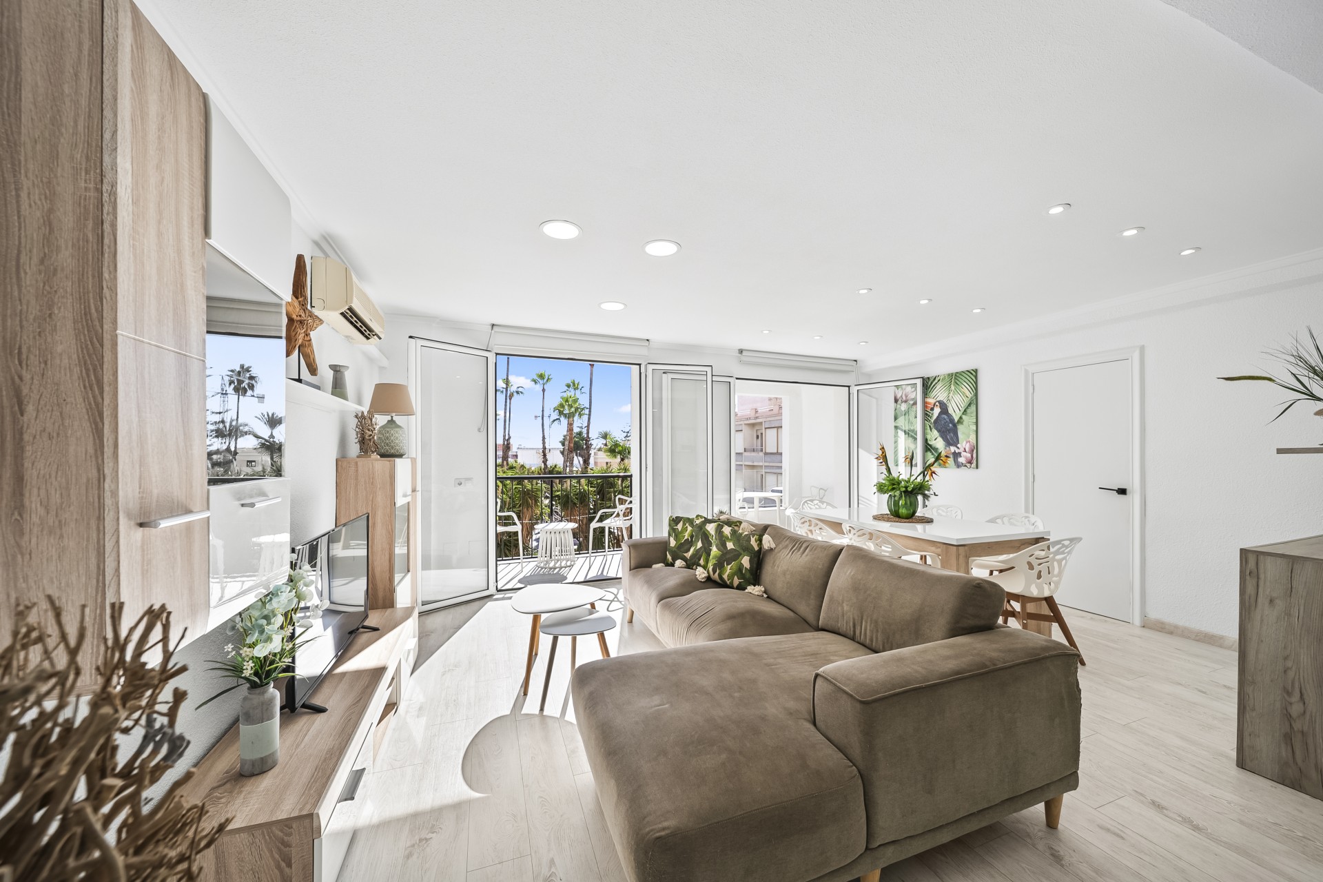 Wiederverkauf - Apartamento -
Torrevieja - Puerto