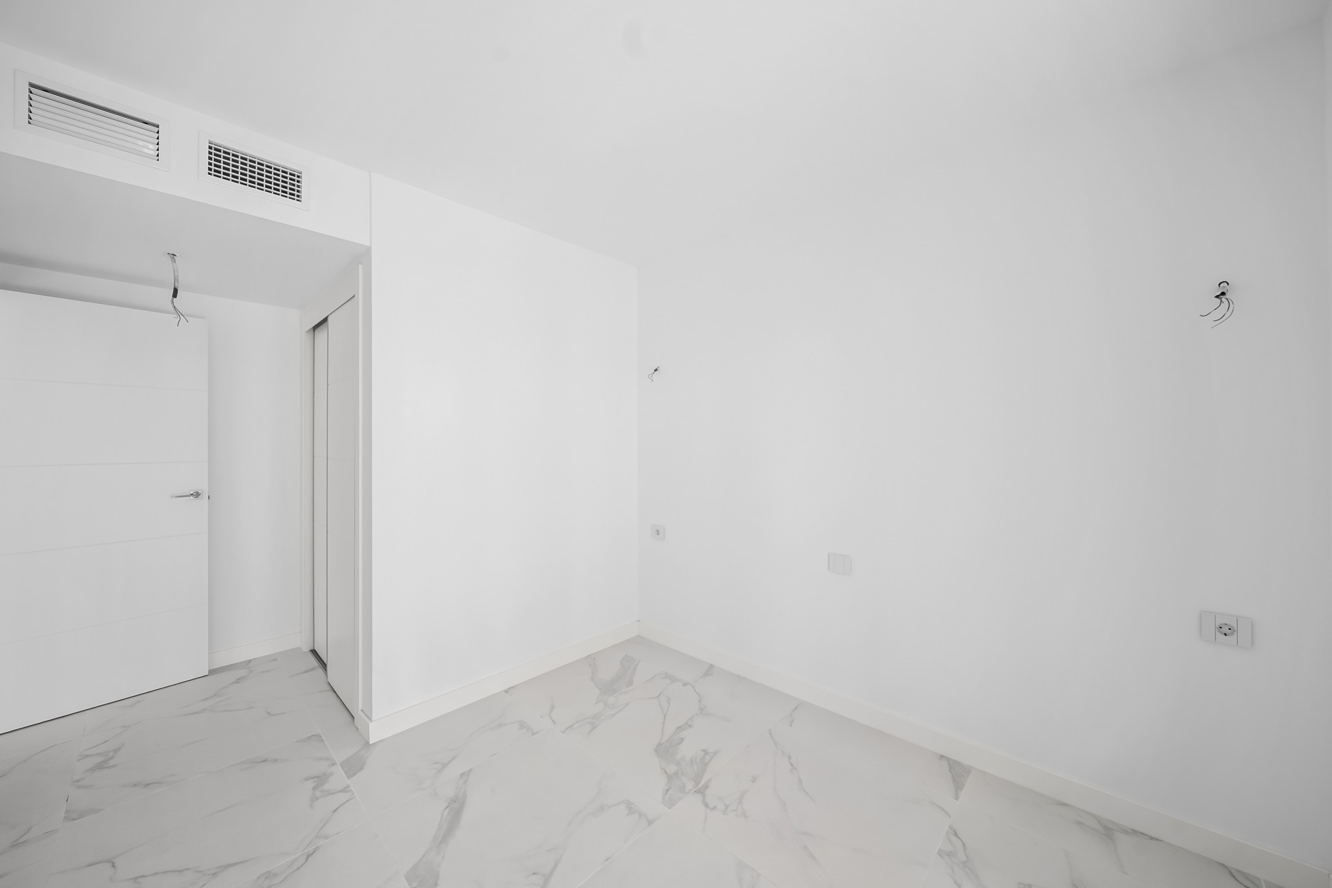 Wiederverkauf - Apartamento -
Torrevieja - Punta prima