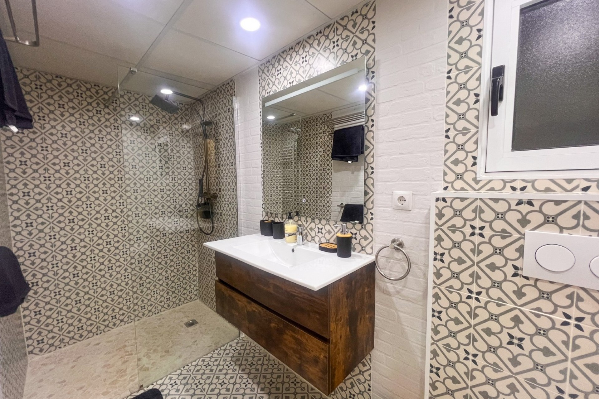 Wiederverkauf - Apartamento -
Torrevieja