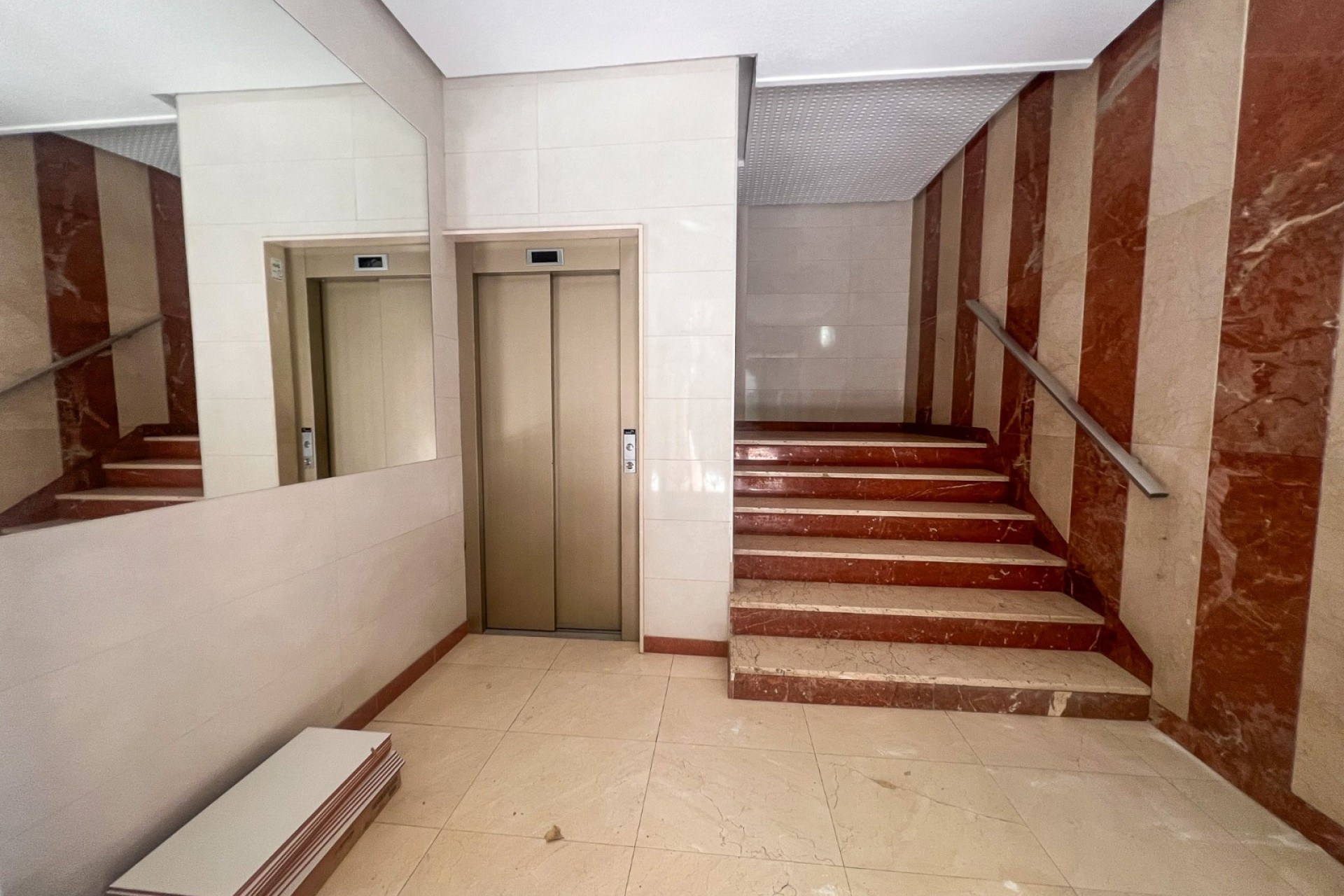 Wiederverkauf - Apartamento -
Torrevieja