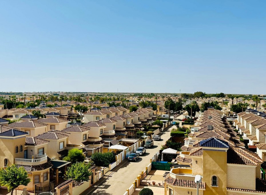 Wiederverkauf - Apartment -
El Raso - Costa Blanca