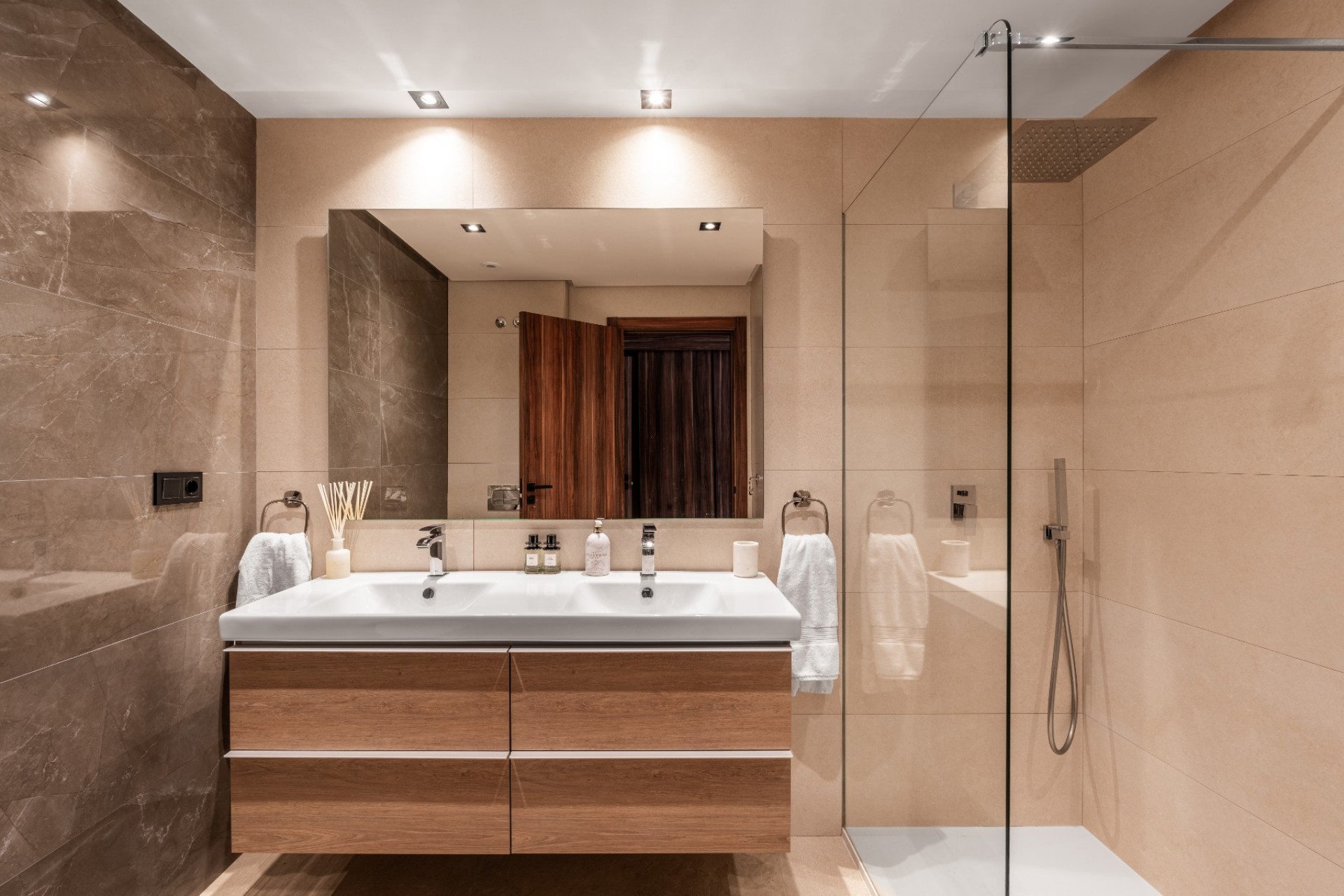 Wiederverkauf - Apartment -
Marbella - Nueva Andalucía