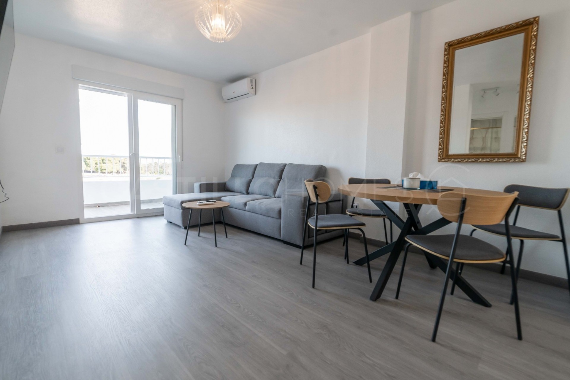Wiederverkauf - Apartment -
Orihuela Costa - Punta Prima