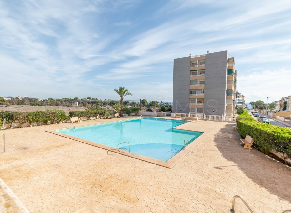 Wiederverkauf - Apartment -
Orihuela Costa - Punta Prima