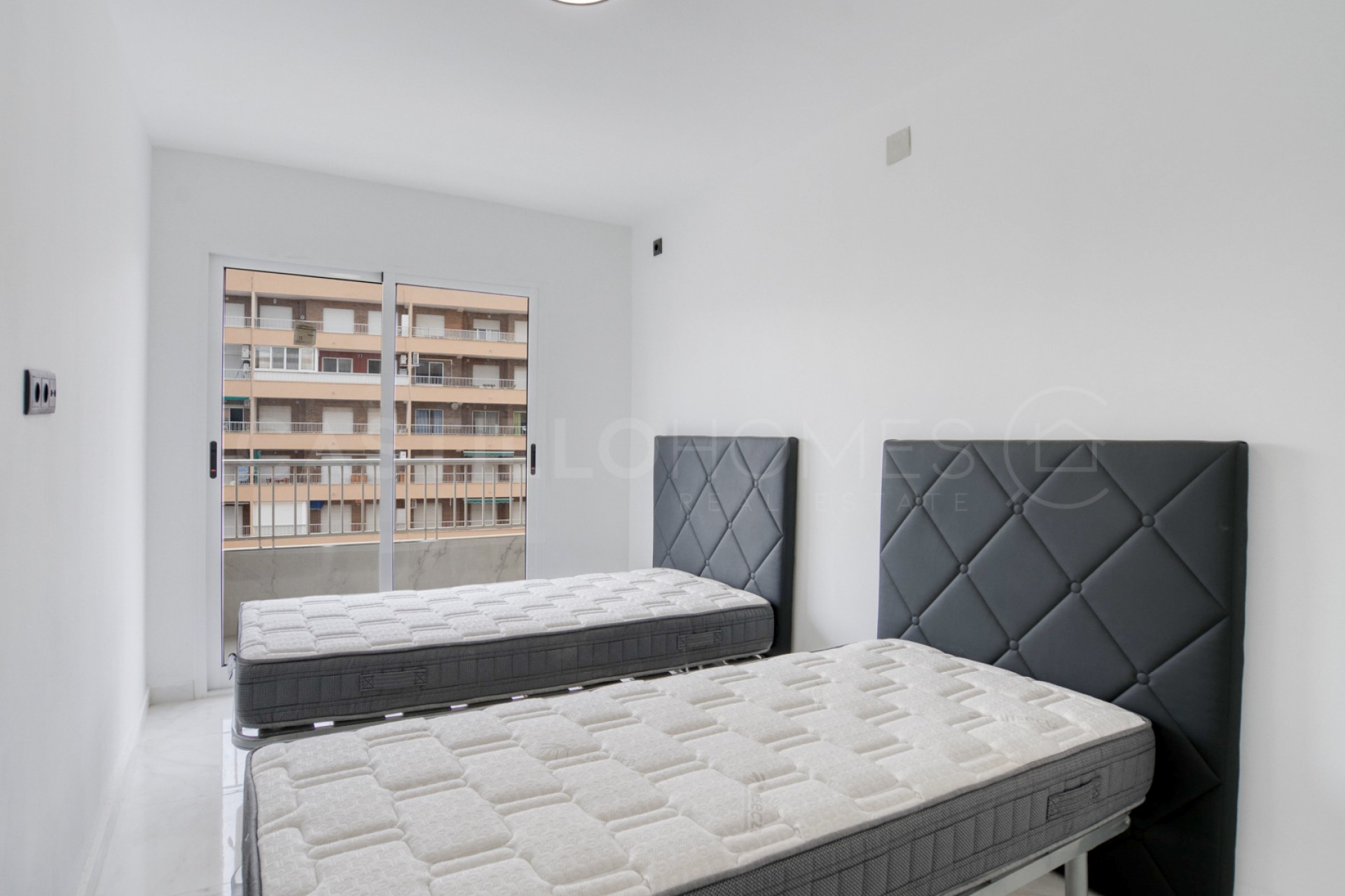 Wiederverkauf - Apartment -
Orihuela Costa - Punta Prima