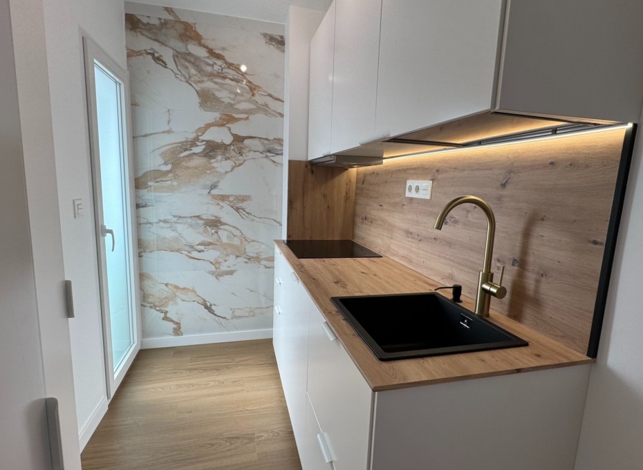 Wiederverkauf - Apartment -
Orihuela Costa - Punta Prima