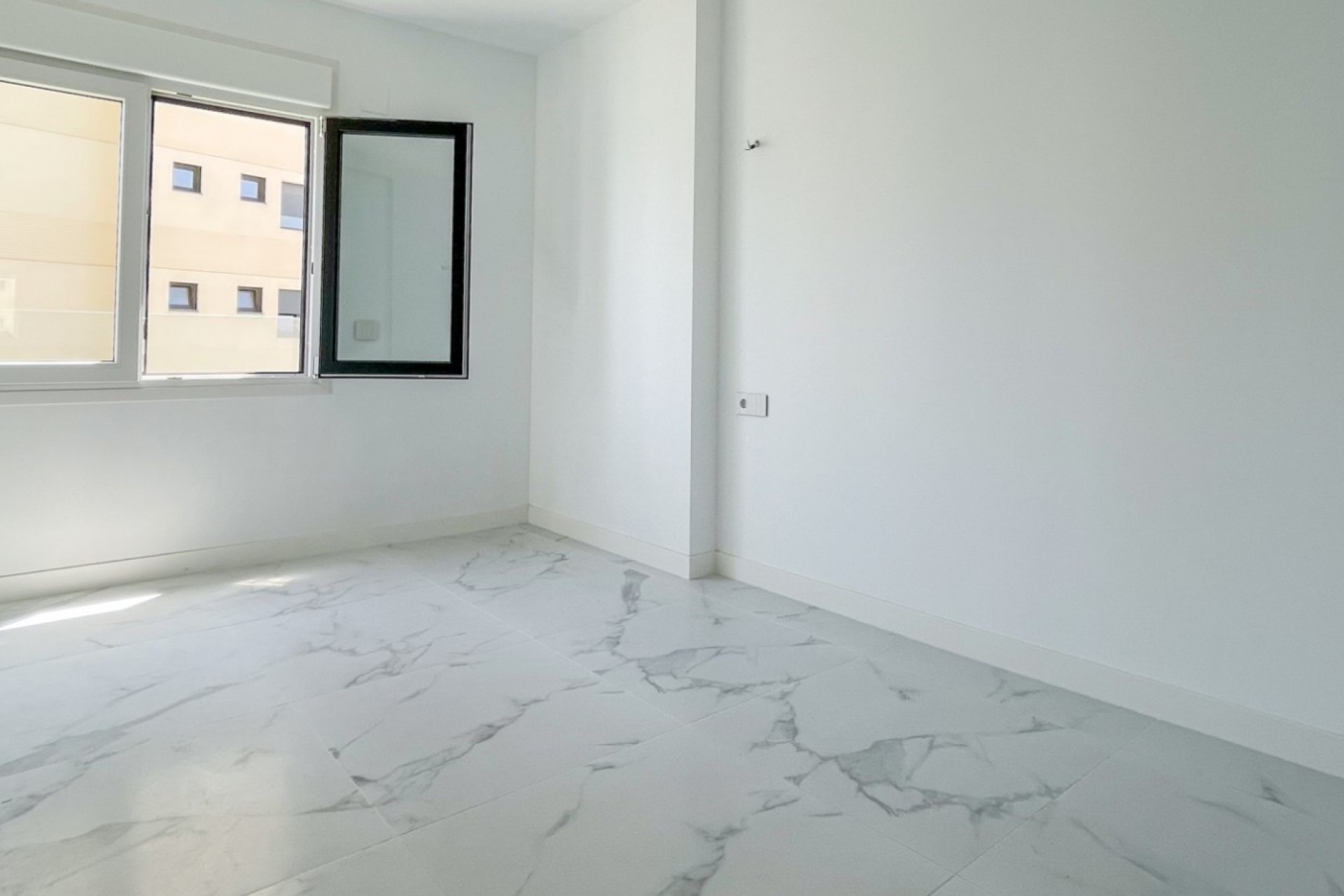 Wiederverkauf - Apartment -
Orihuela Costa - Punta Prima