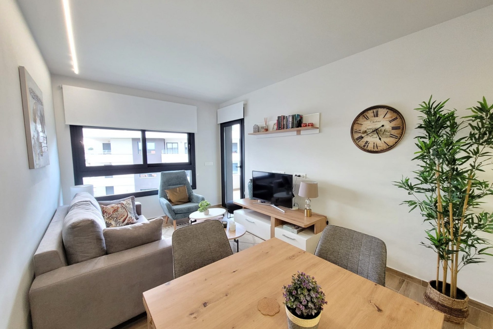 Wiederverkauf - Apartment -
Orihuela Costa - Villamartín