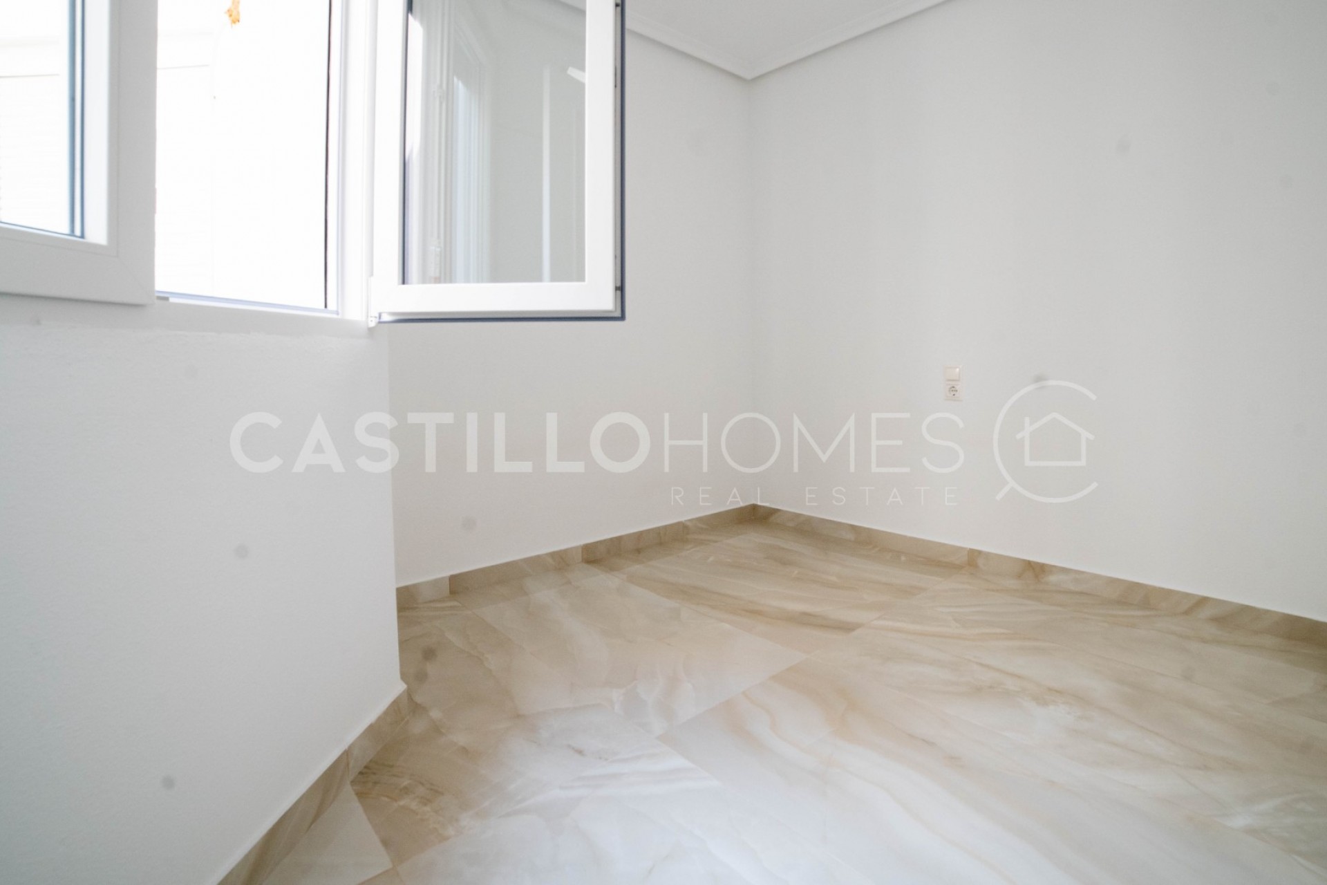 Wiederverkauf - Apartment -
Torrevieja - Centro