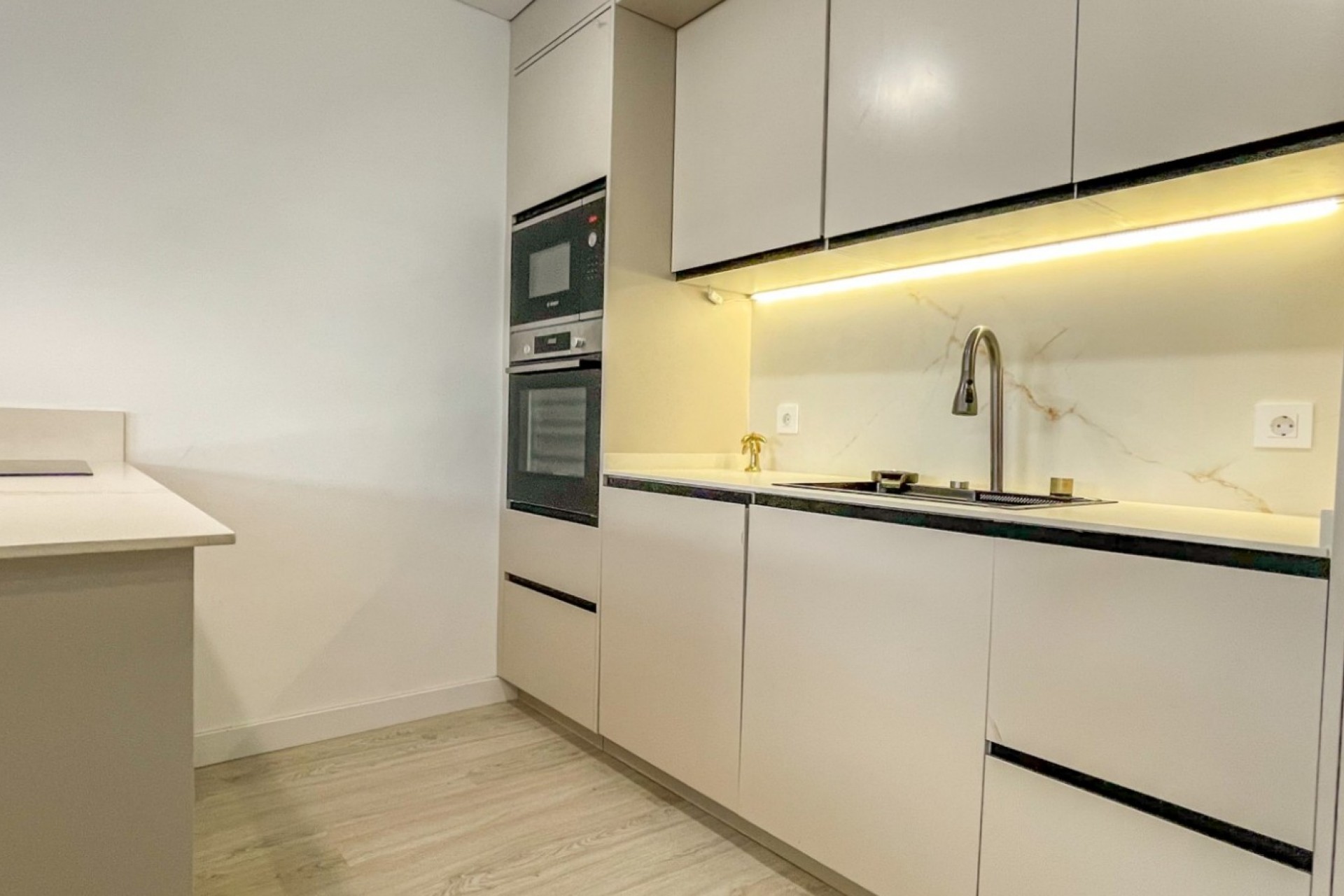Wiederverkauf - Apartment -
Torrevieja - El Acequión - Los Náufragos