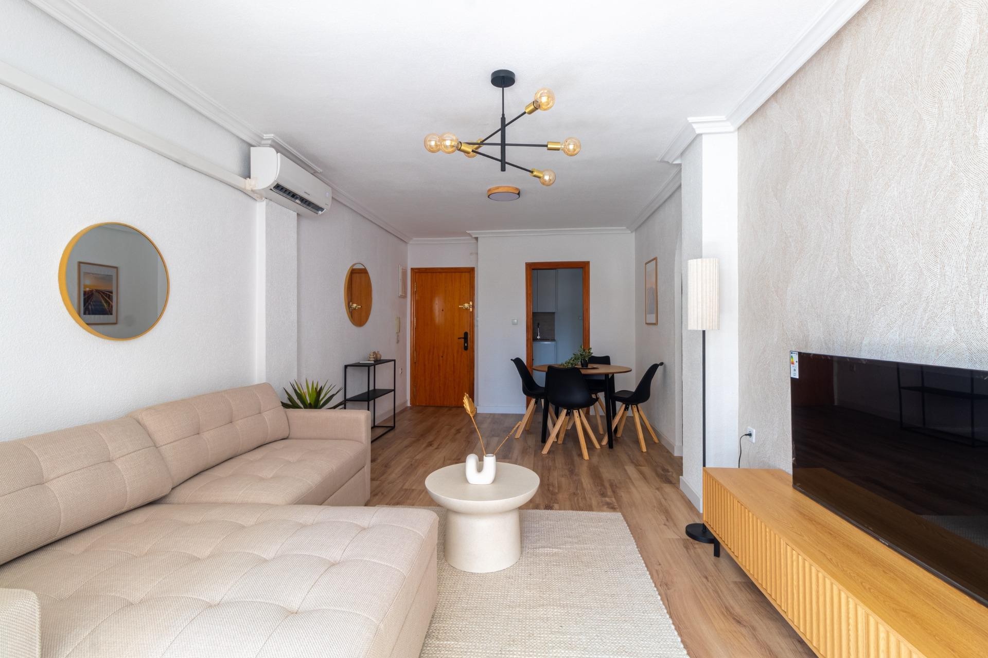 Wiederverkauf - Apartment -
Torrevieja - La Mata pueblo