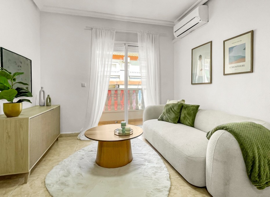 Wiederverkauf - Apartment -
Torrevieja - Playa de los locos