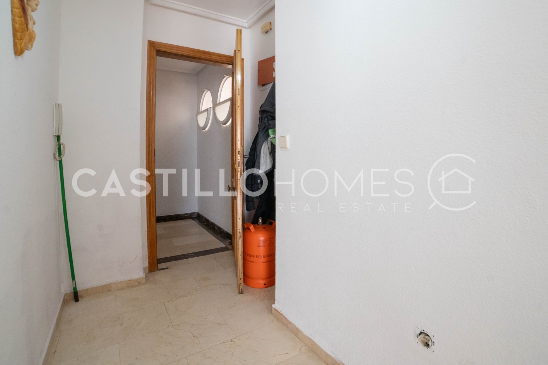Wiederverkauf - Apartment -
Torrevieja - Playa de los Locos