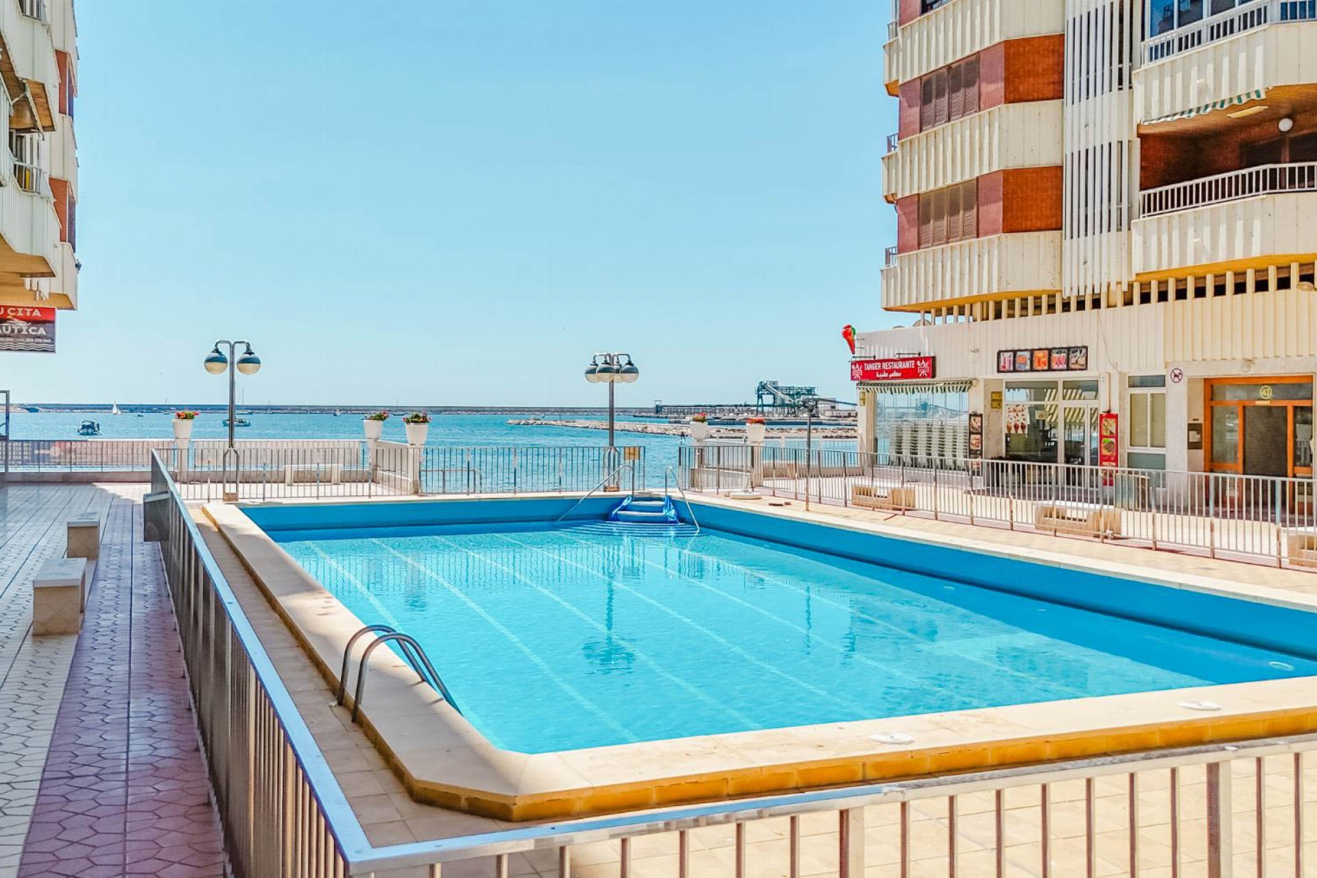 Wiederverkauf - Apartment -
Torrevieja - Playa del Acequión