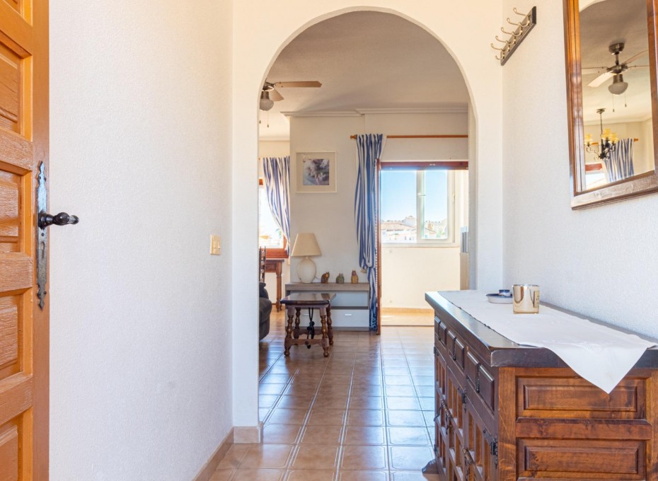 Wiederverkauf - Apartment -
Torrevieja - Punta prima