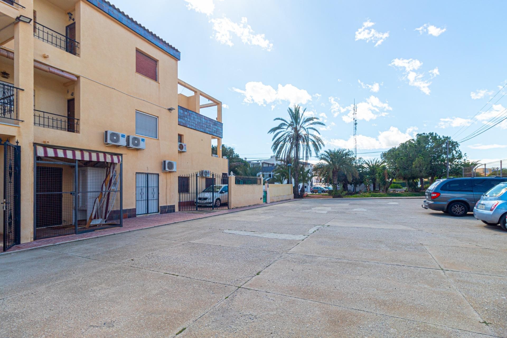 Wiederverkauf - Apartment -
Torrevieja - Punta prima