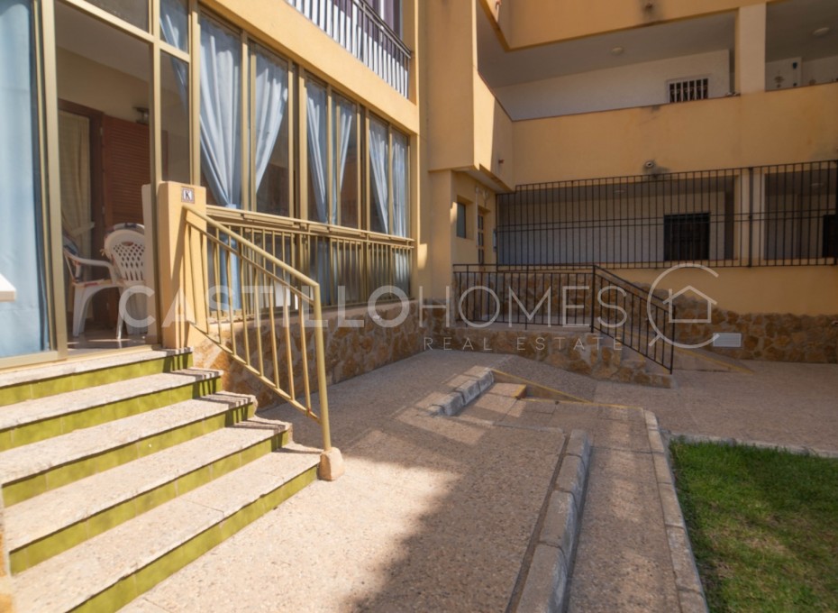 Wiederverkauf - Apartment -
Torrevieja - Punta prima