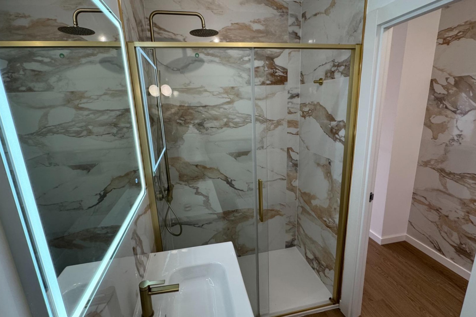 Wiederverkauf - Apartment -
Torrevieja - Punta prima