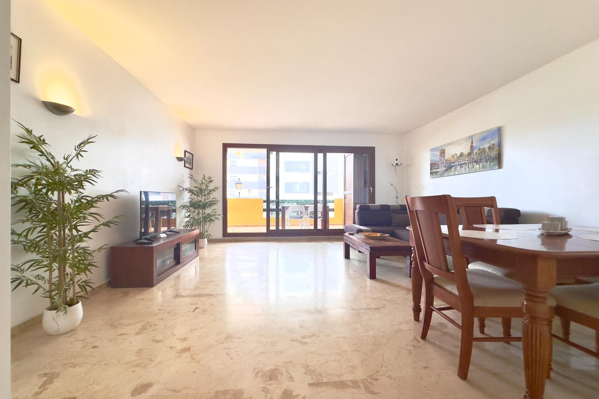 Wiederverkauf - Apartment -
Torrevieja - Punta prima