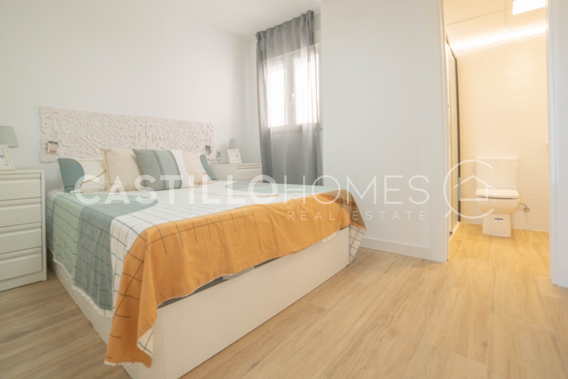 Wiederverkauf - Apartment -
Torrevieja - Punta prima