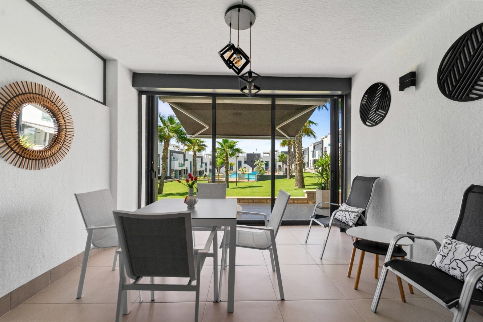 Wiederverkauf - Apartment -
Torrevieja - Punta Prima
