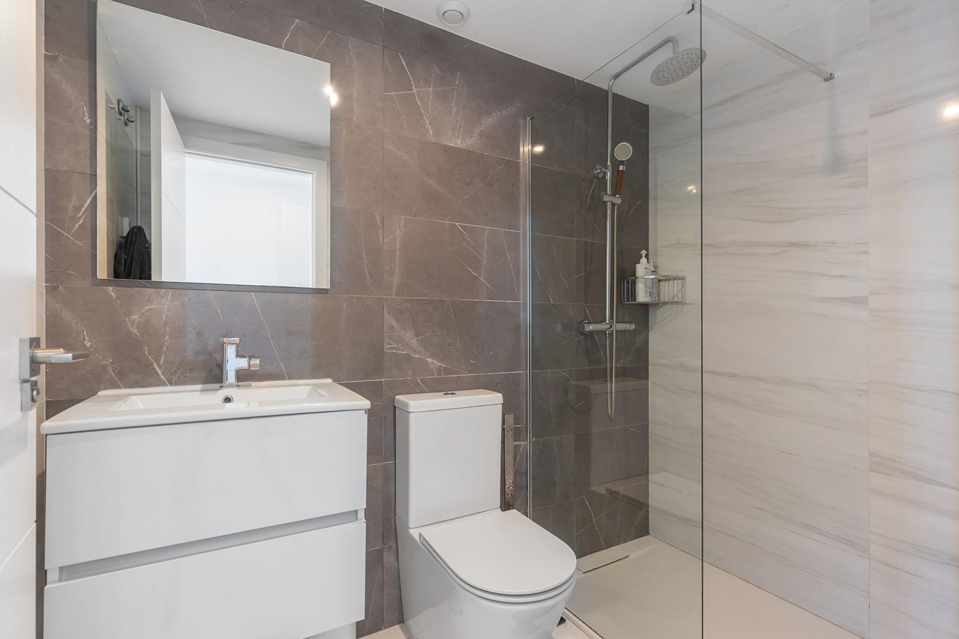 Wiederverkauf - Apartment -
Torrevieja - Punta prima