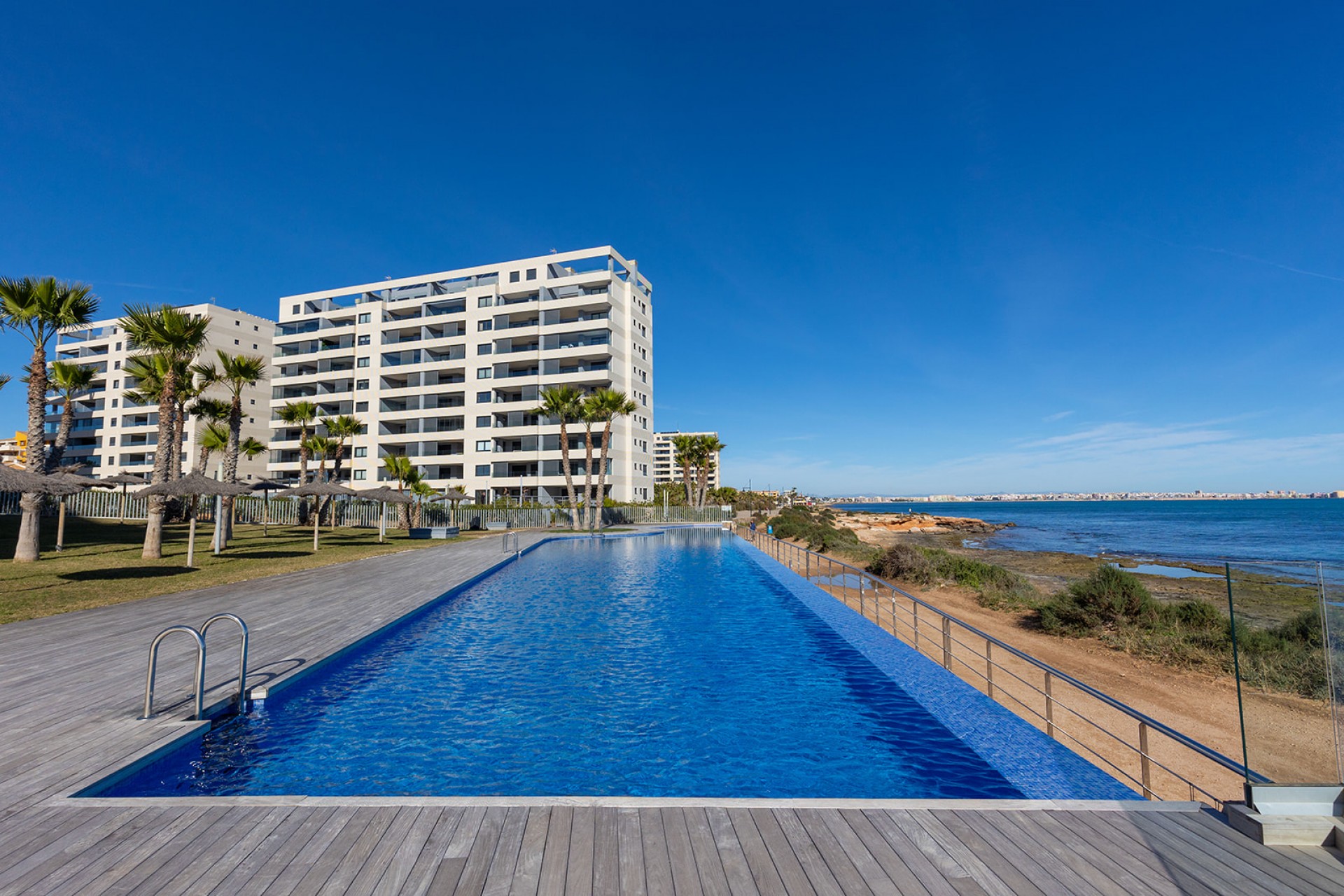 Wiederverkauf - Apartment -
Torrevieja - Punta prima