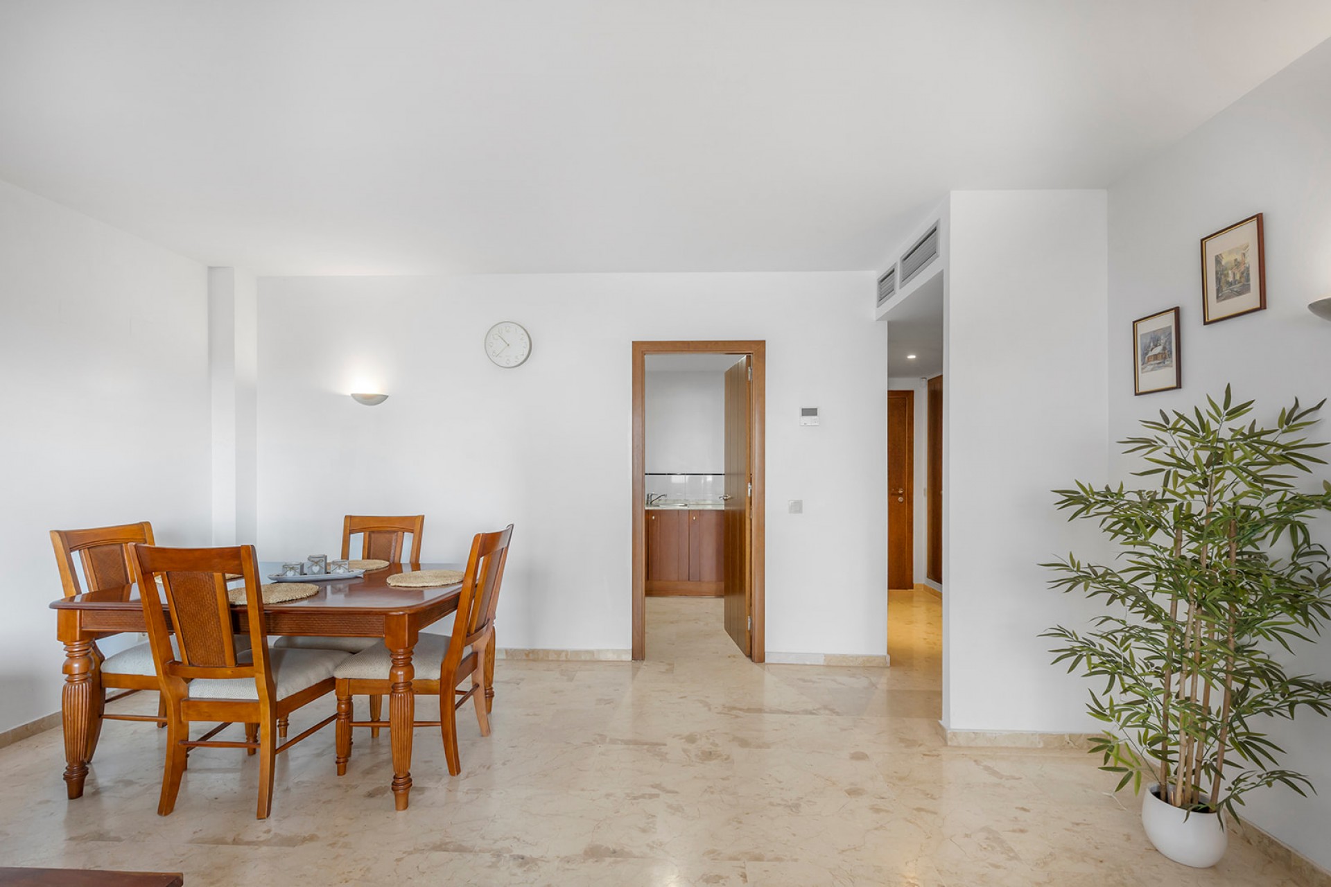 Wiederverkauf - Apartment -
Torrevieja - Punta prima