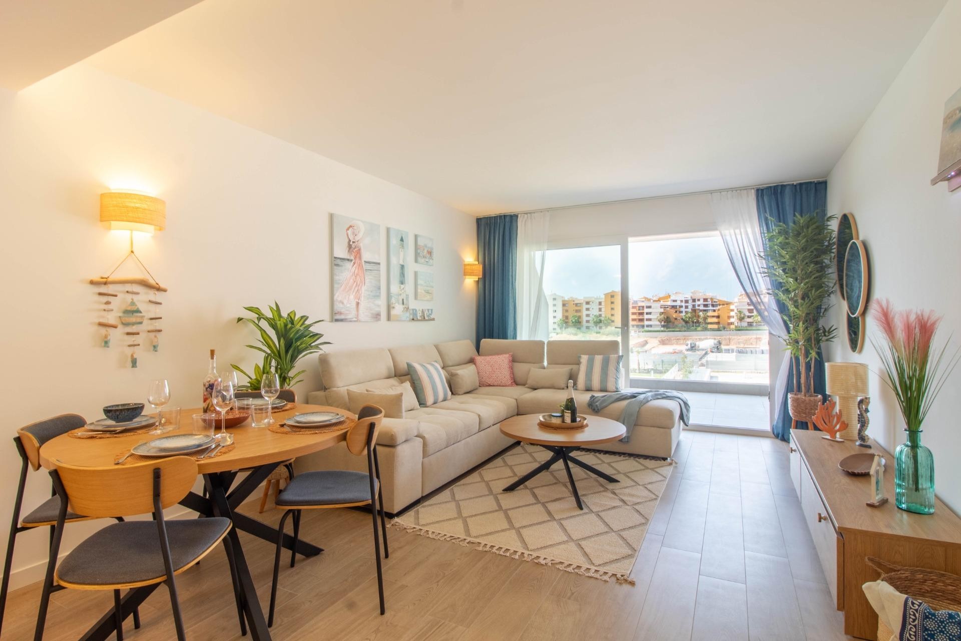 Wiederverkauf - Apartment -
Torrevieja - Punta prima