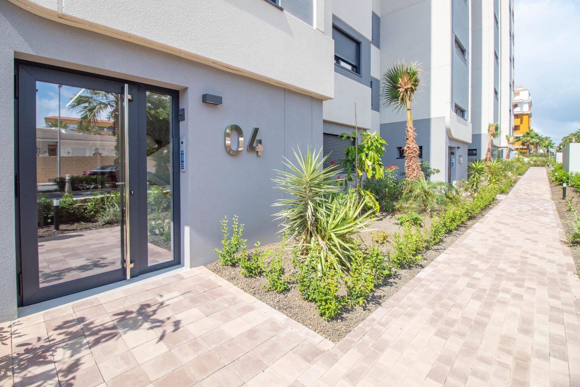 Wiederverkauf - Apartment -
Torrevieja - Punta prima