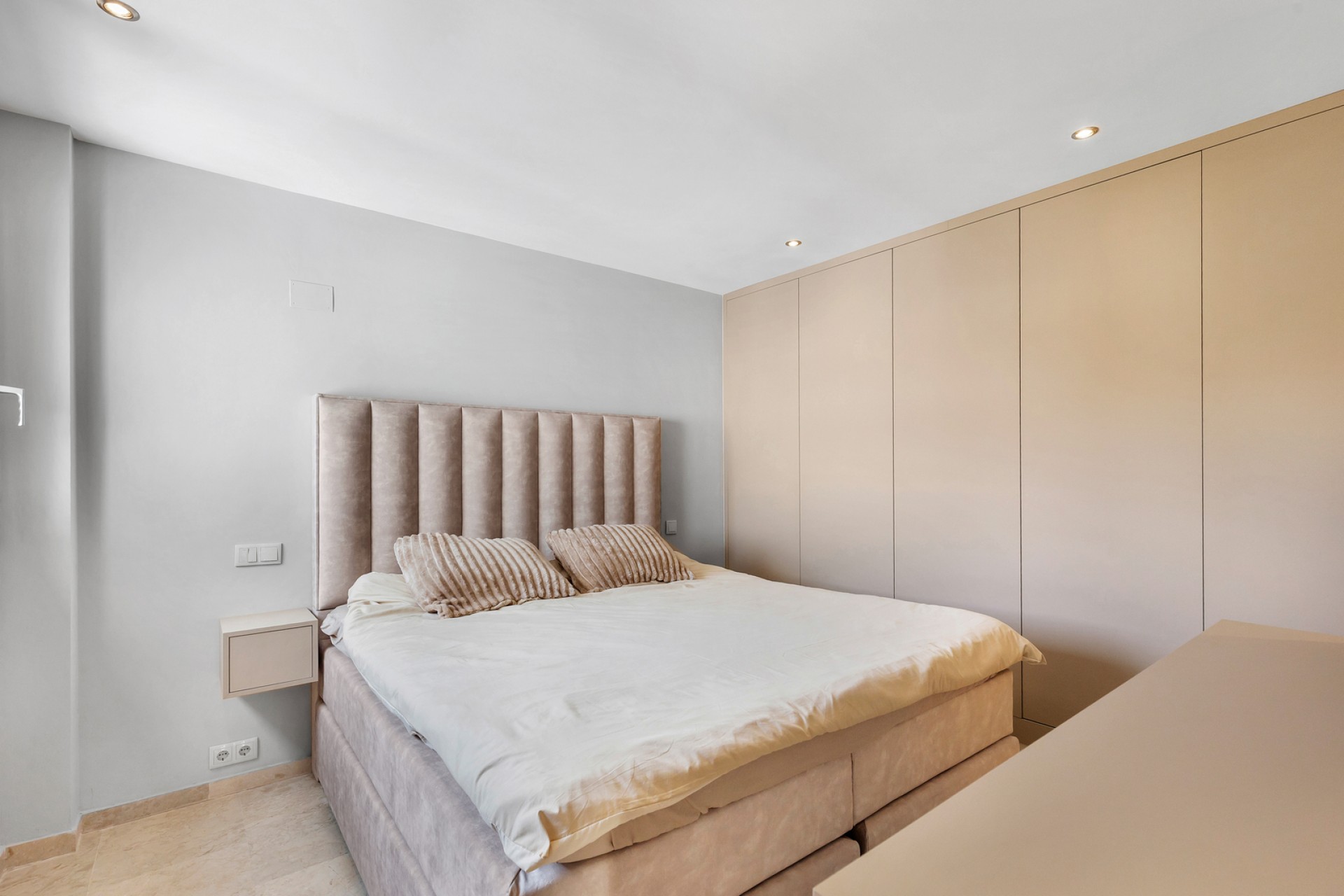 Wiederverkauf - Apartment -
Torrevieja - Punta prima