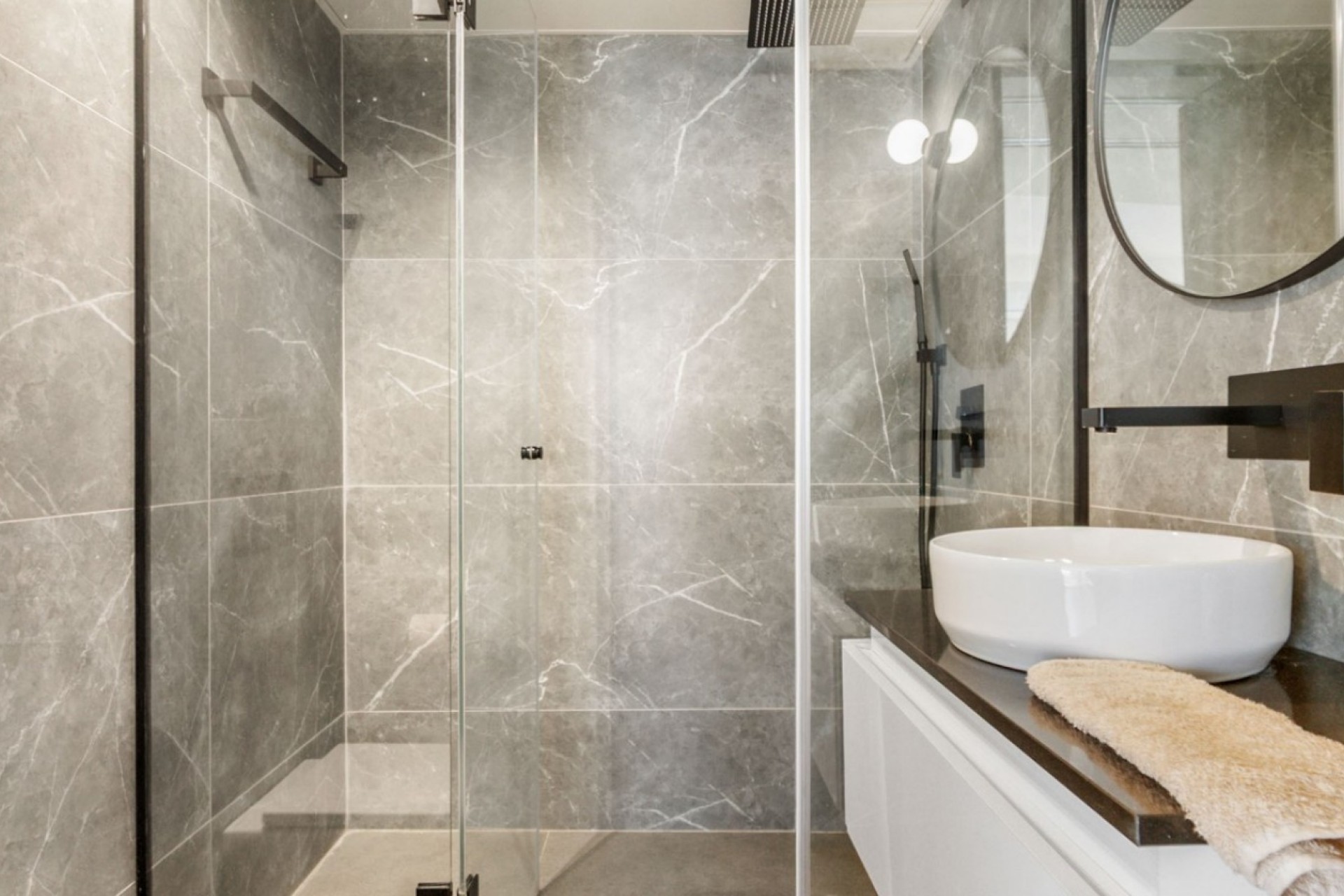 Wiederverkauf - Apartment -
Torrevieja