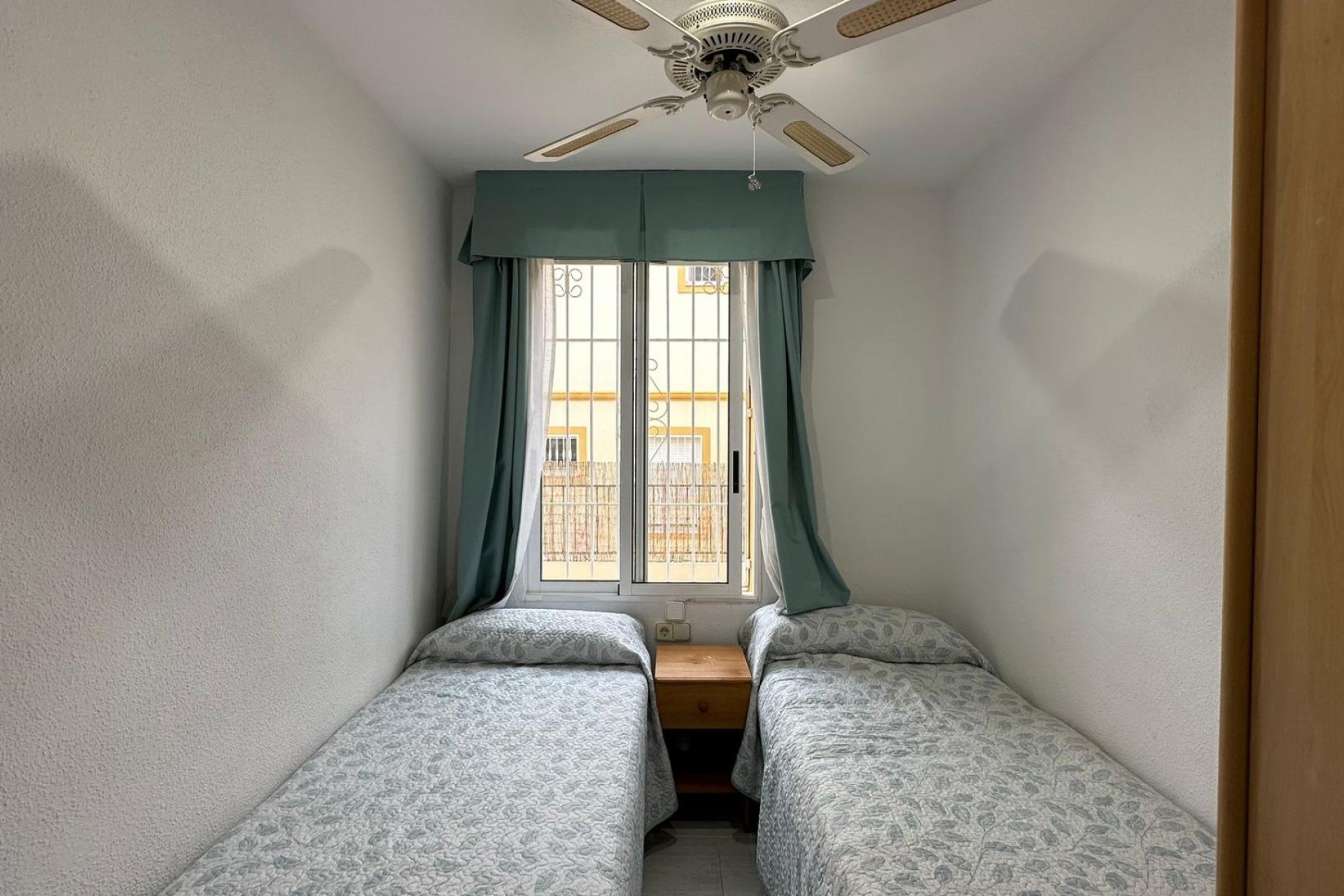 Wiederverkauf - Bungalow -
Orihuela Costa - La Florida