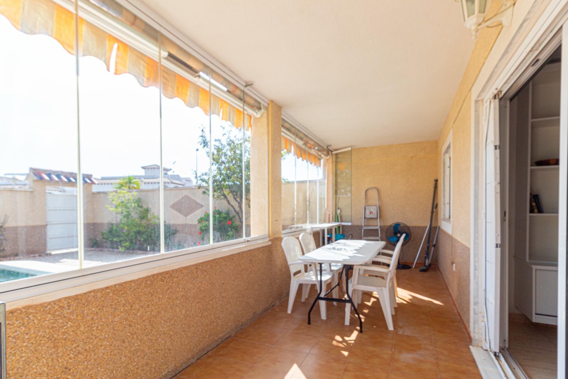 Wiederverkauf - Bungalow -
Orihuela Costa - Punta Prima