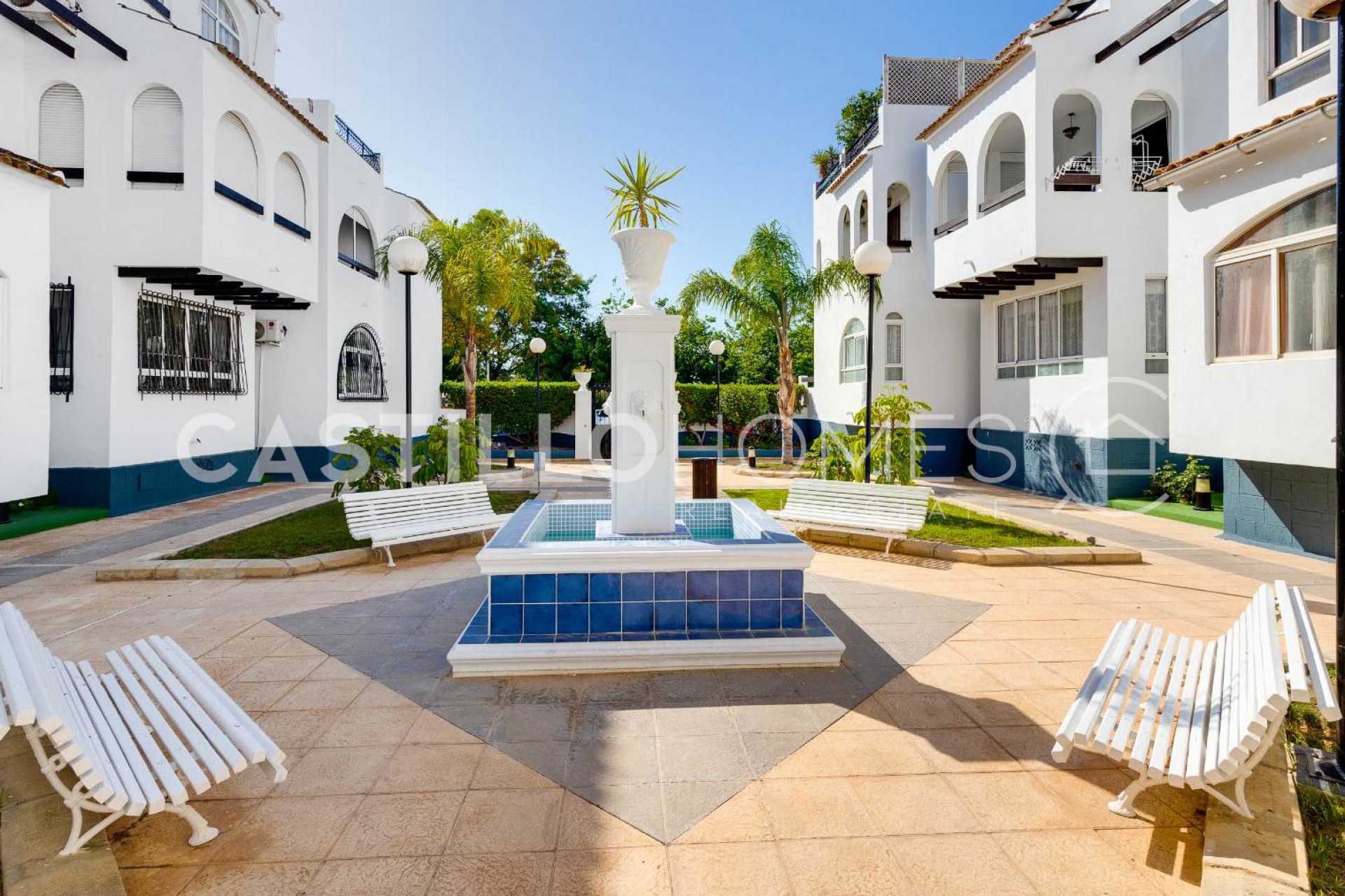 Wiederverkauf - Bungalow -
Torrevieja - Playa Los Naufragos