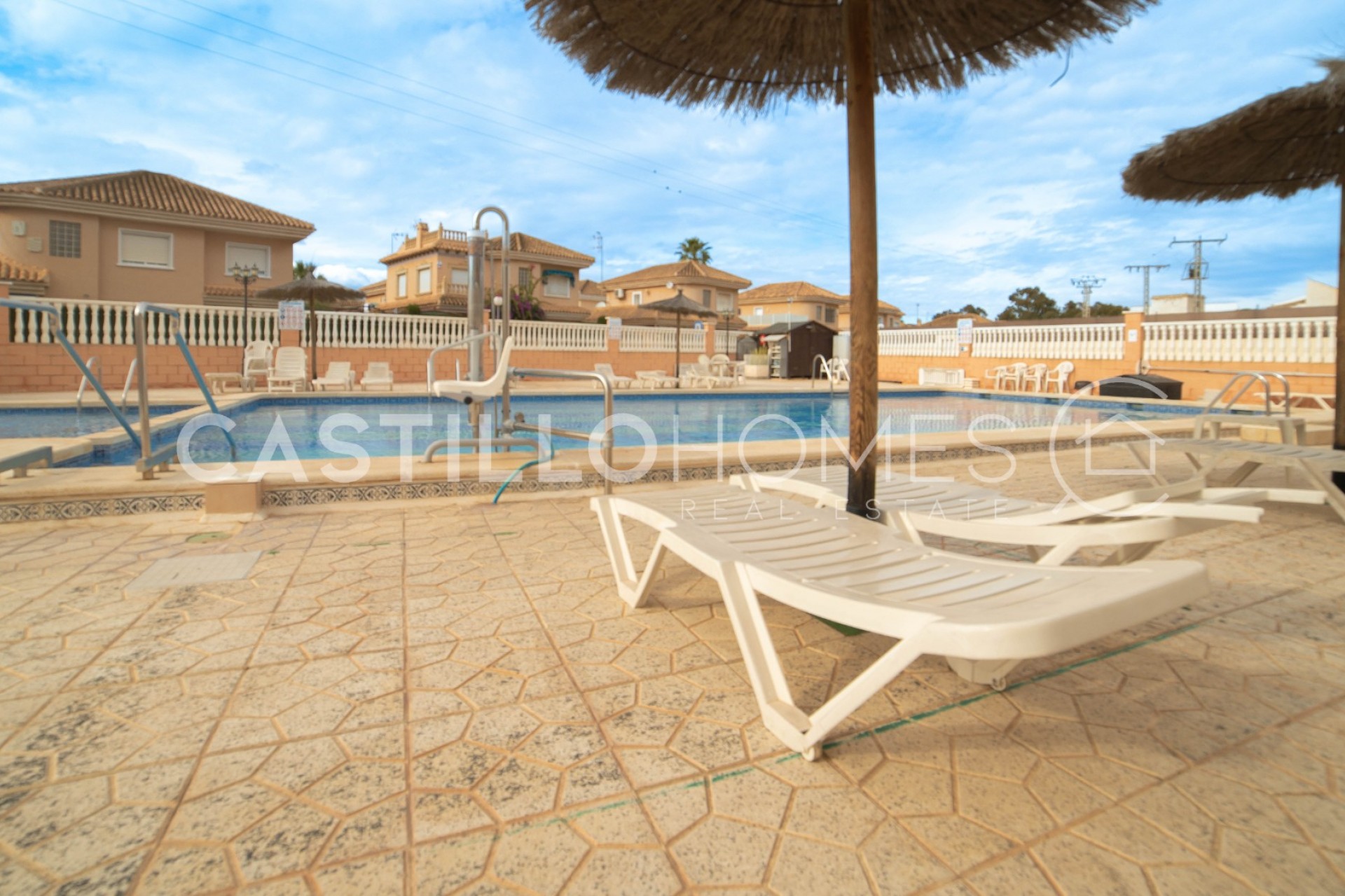 Wiederverkauf - Bungalow -
Torrevieja - Punta prima