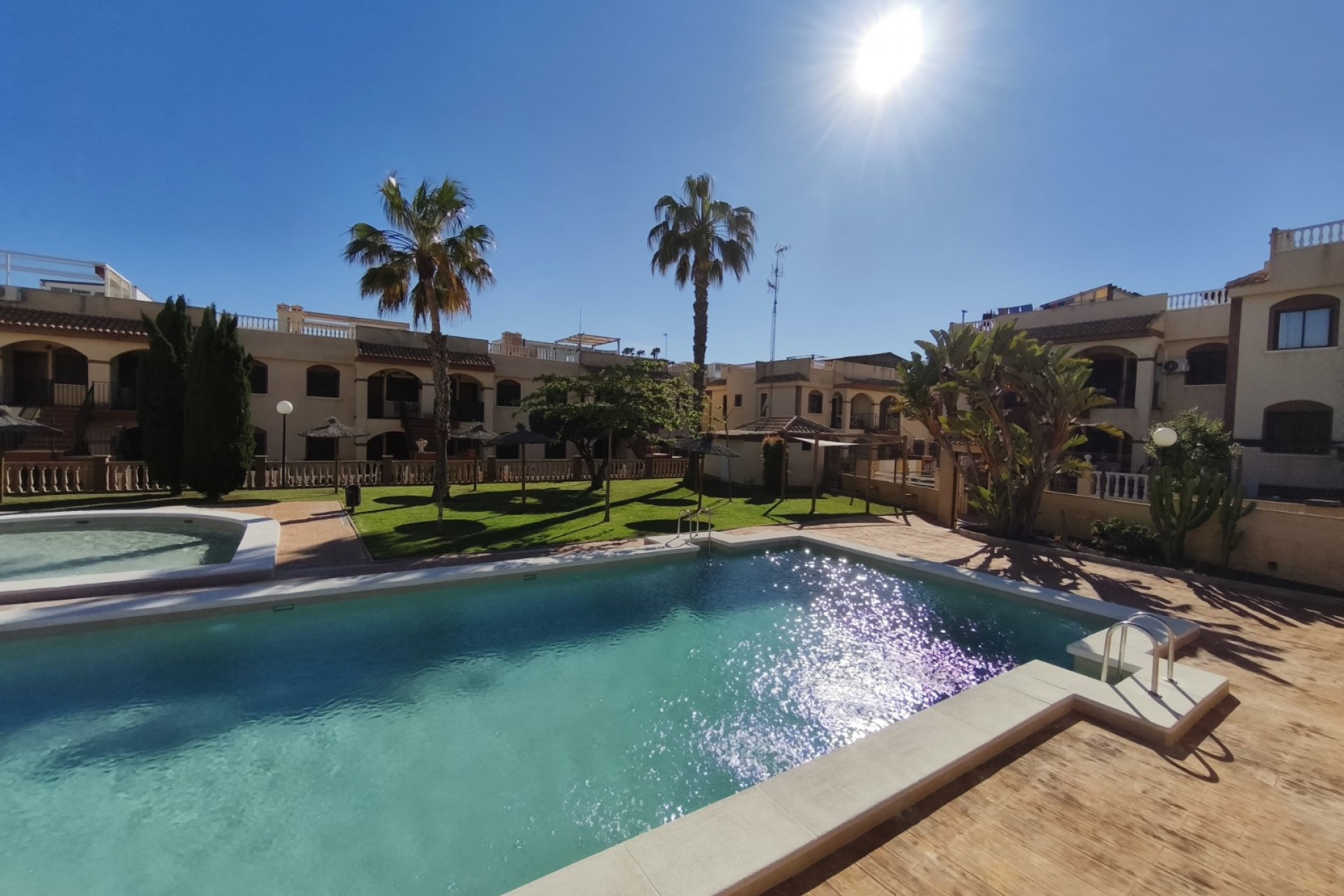 Wiederverkauf - Bungalow -
Torrevieja - Sector 25