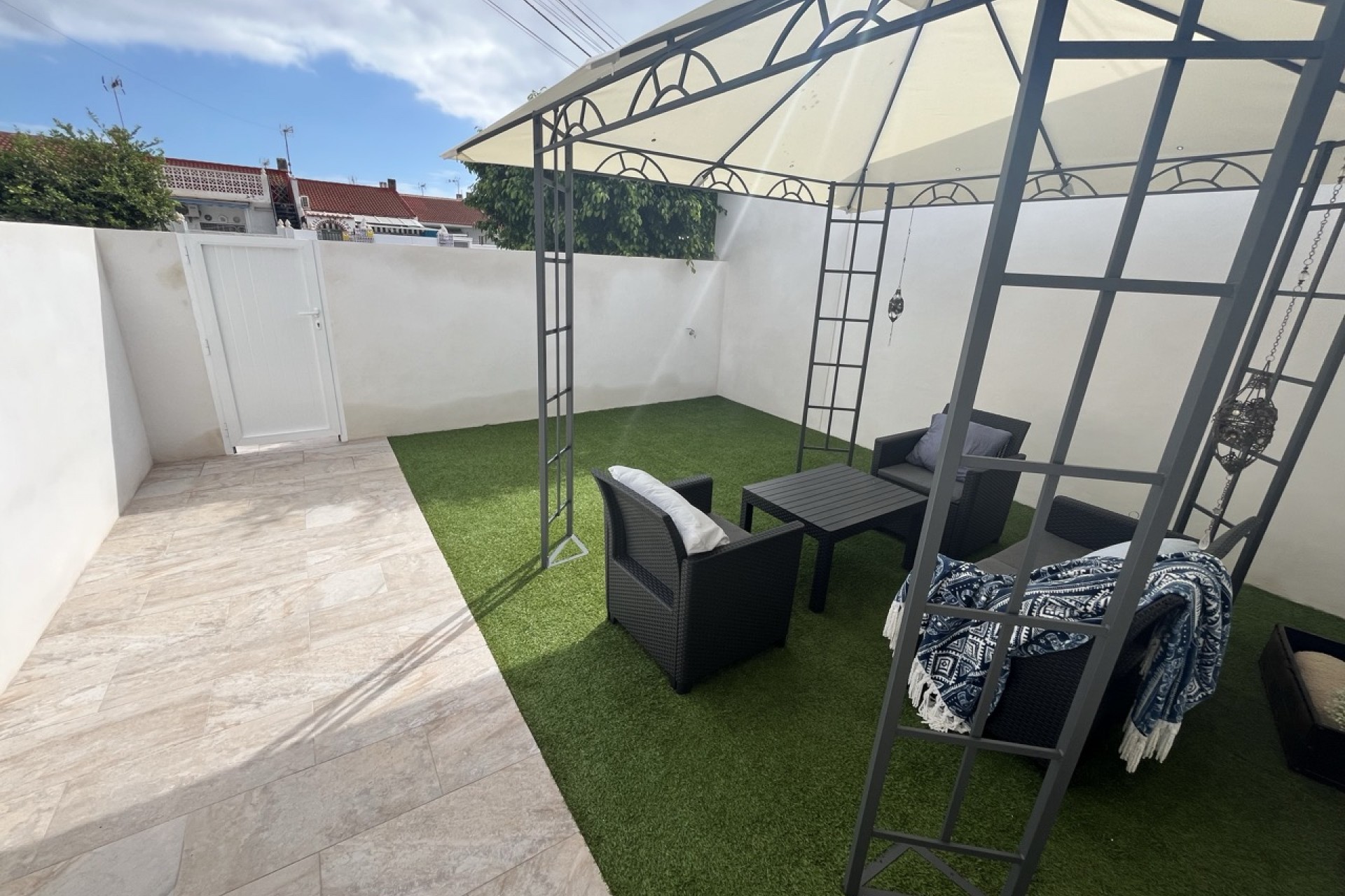 Wiederverkauf - Casa de Pueblo -
Torrevieja - Torreta - Florida