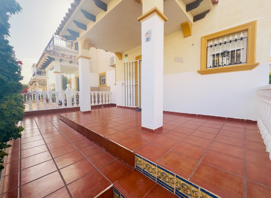 Wiederverkauf - Chalet -
Orihuela Costa - Cabo Roig